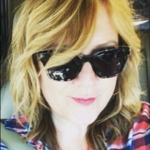 Meet your Posher, Mia